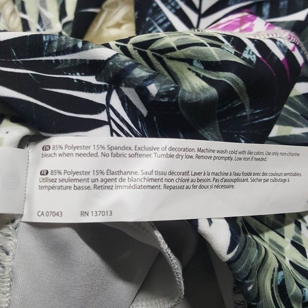 Balance Collection Palm Print Dry-Wik Leggings - Picture 8 of 10
